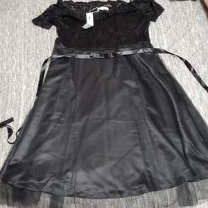 Gorgeous off the shoulder retro dress